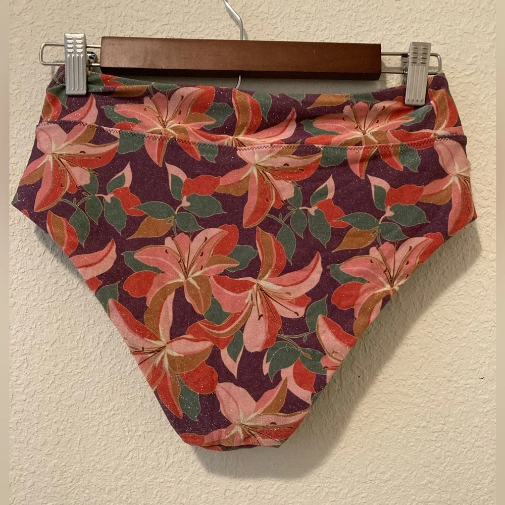 Vetchy Bikini Lily Set - Picture 9 of 11